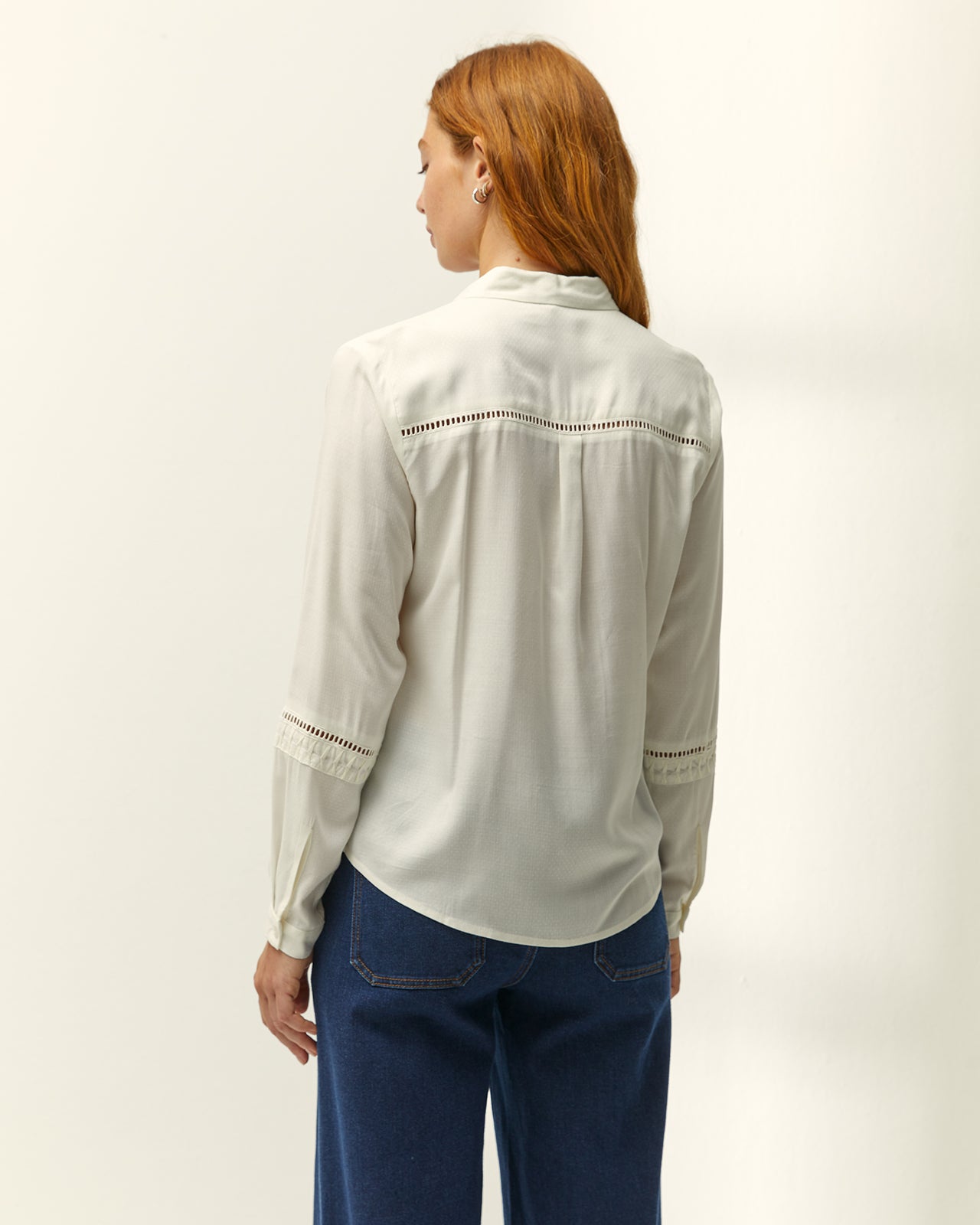 Camisa de mujer cuello camisero manga larga