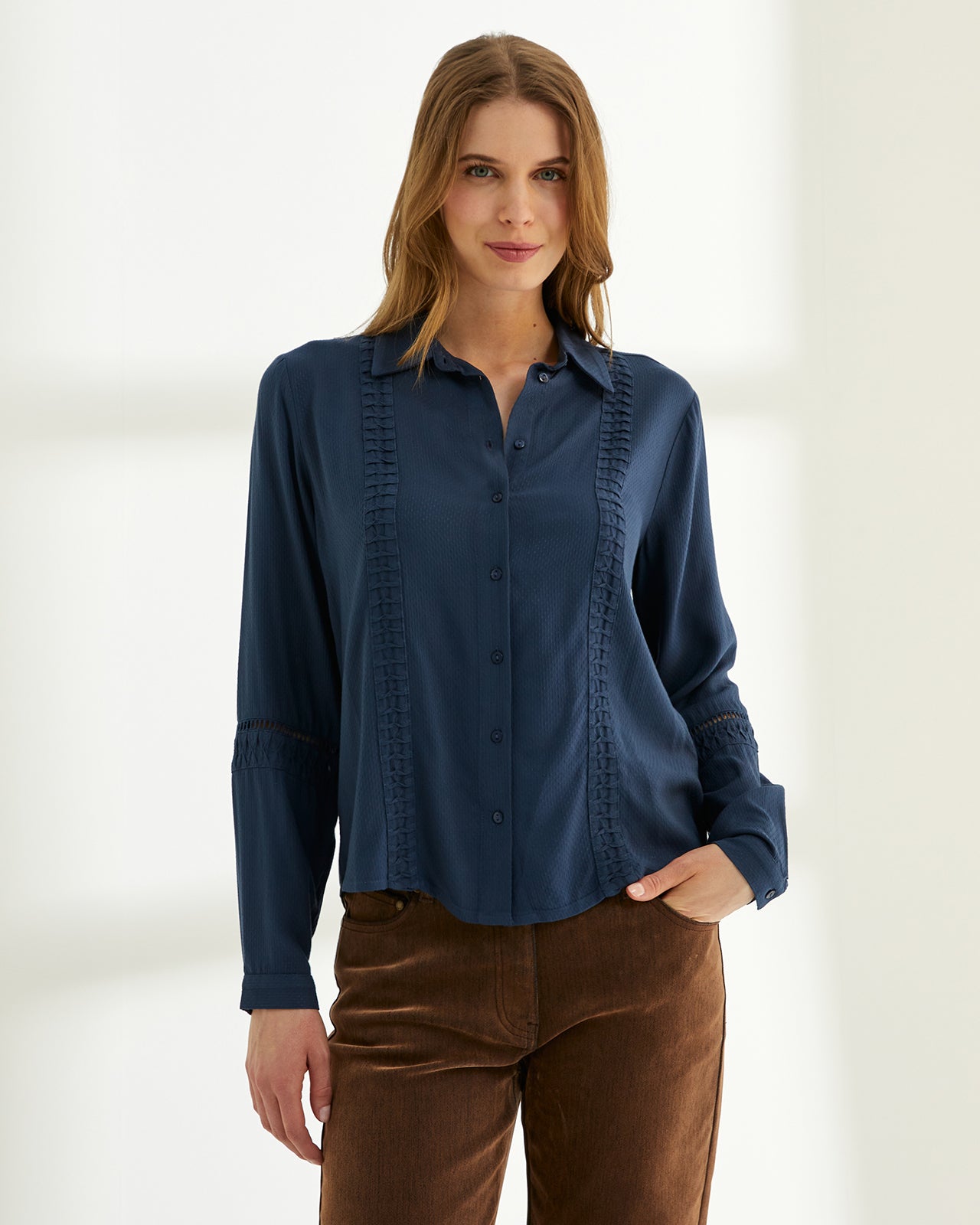 Camisa de mujer cuello camisero manga larga