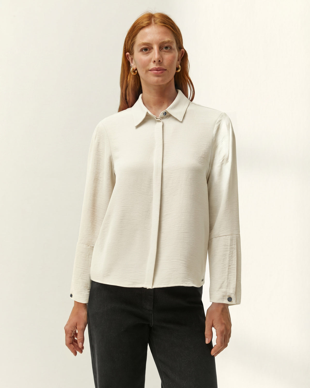 Camisa de mujer cuello camisero manga larga