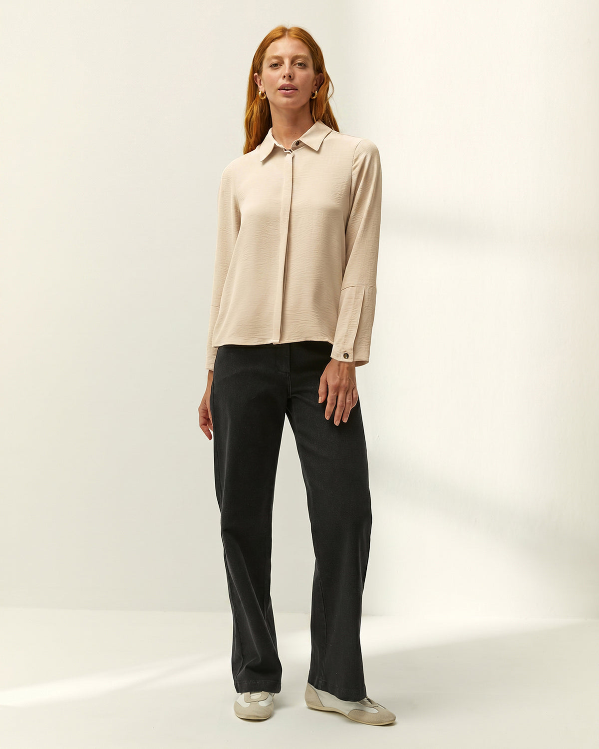 Camisa de mujer cuello camisero manga larga