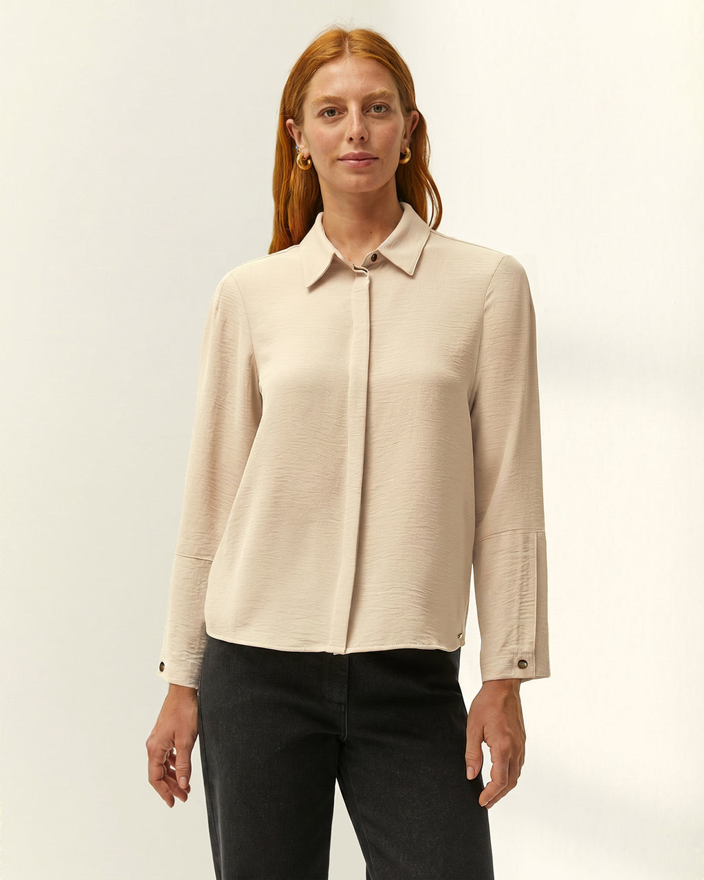 Camisa de mujer cuello camisero manga larga