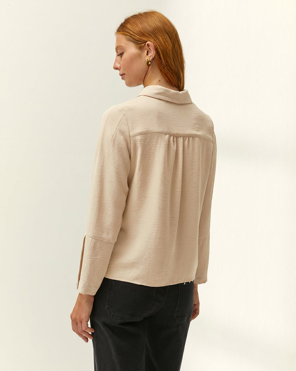 Camisa de mujer cuello camisero manga larga