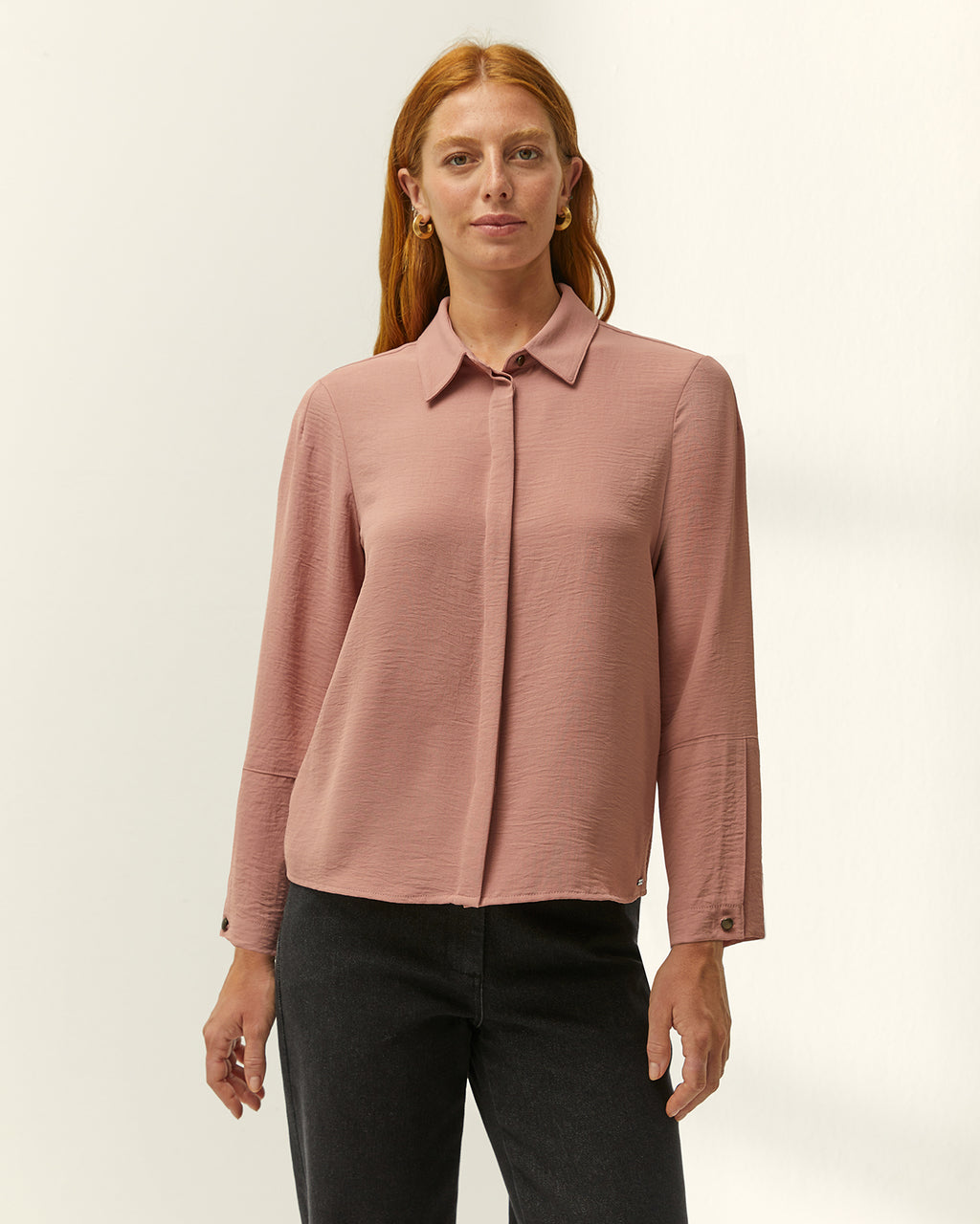 Camisa de mujer cuello camisero manga larga