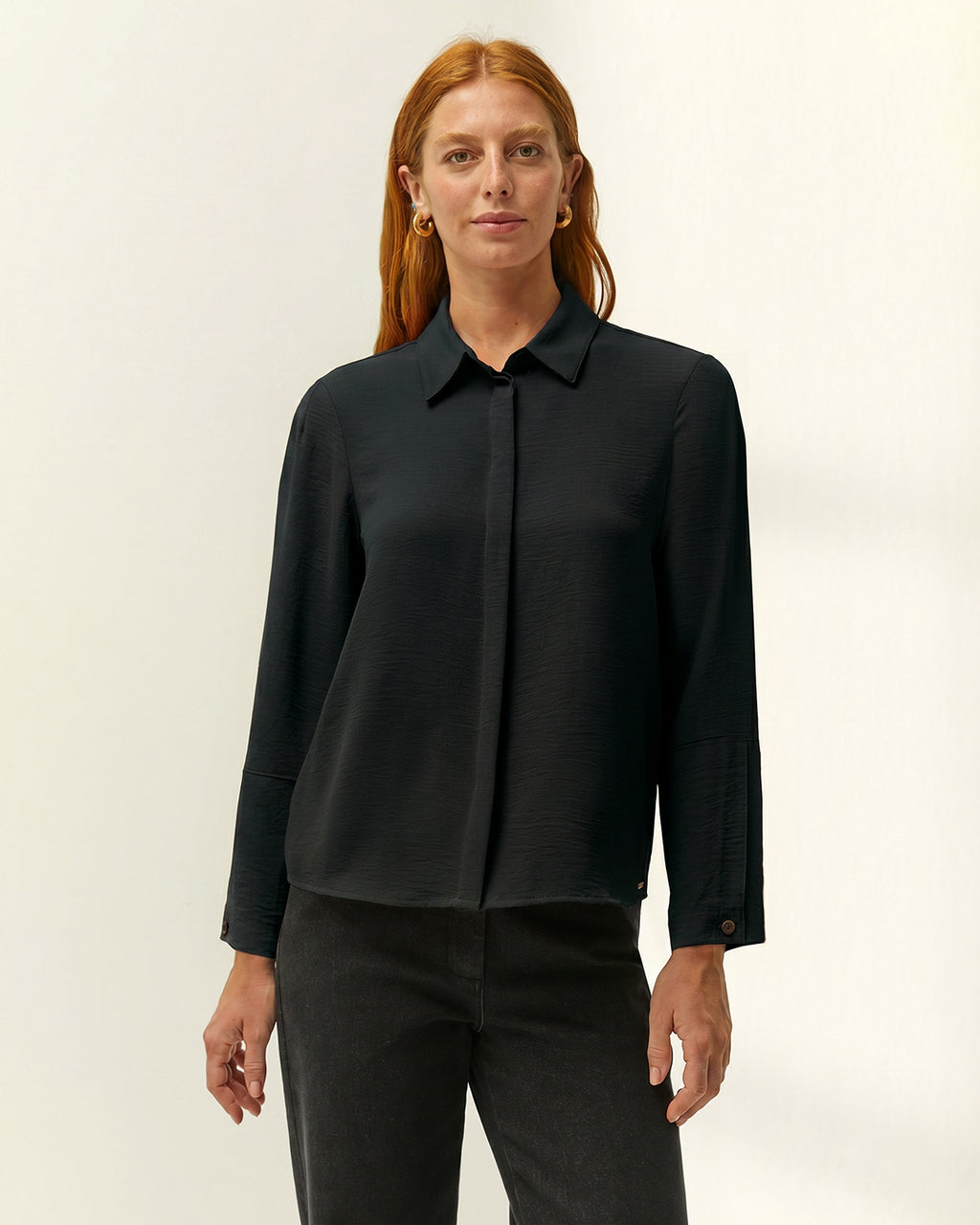 Camisa de mujer cuello camisero manga larga