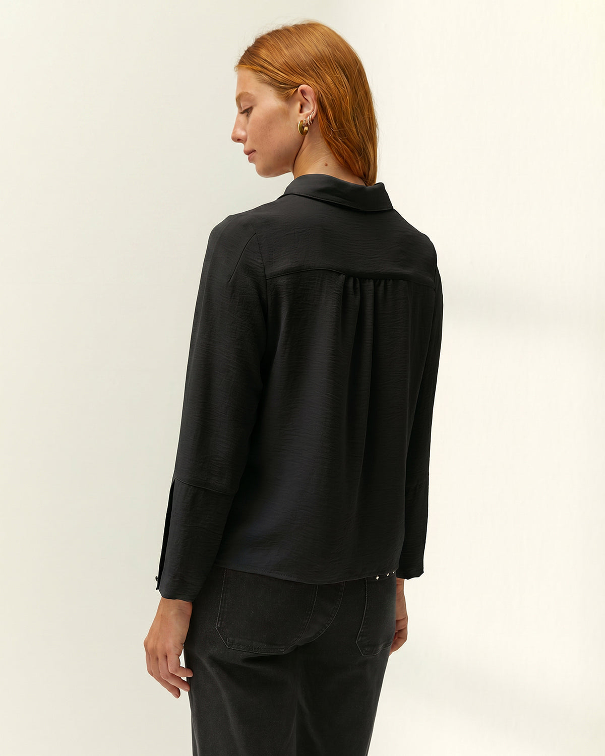 Camisa de mujer cuello camisero manga larga