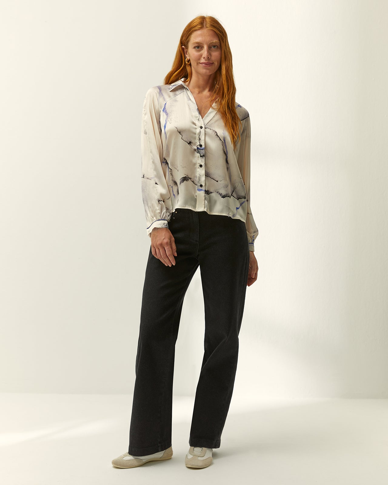 Camisa de mujer estampada escote en pico