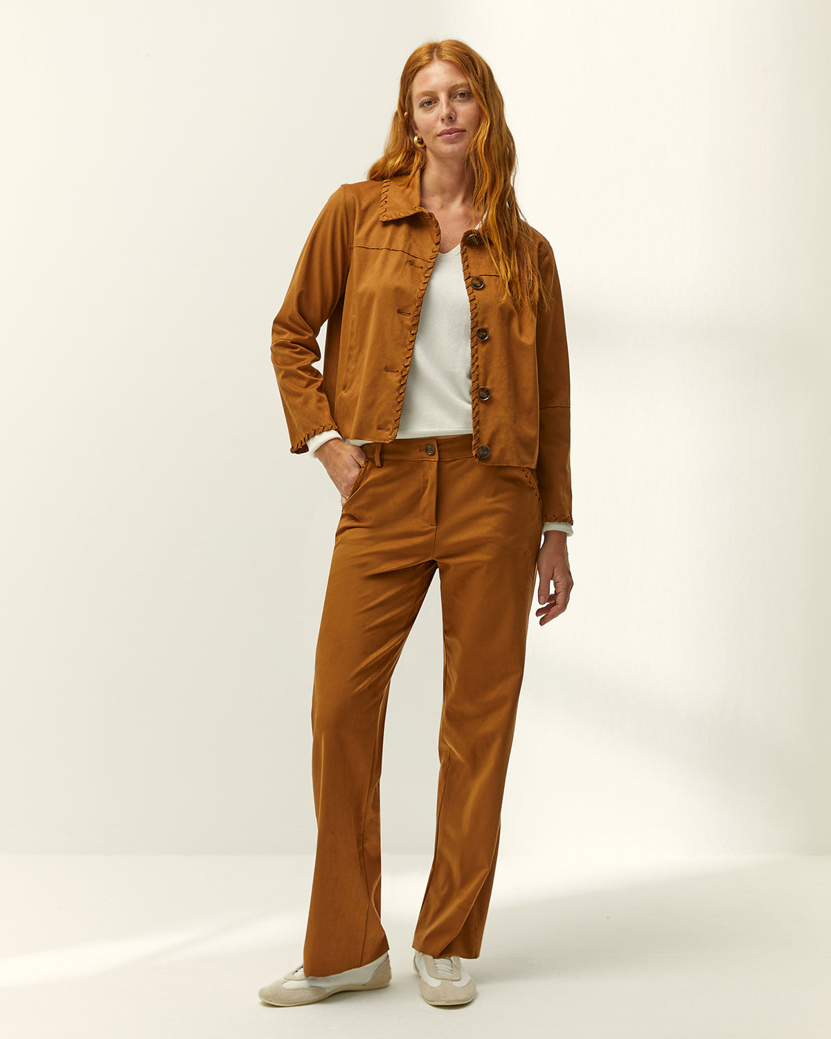 Pantalón recto de mujer efecto ante