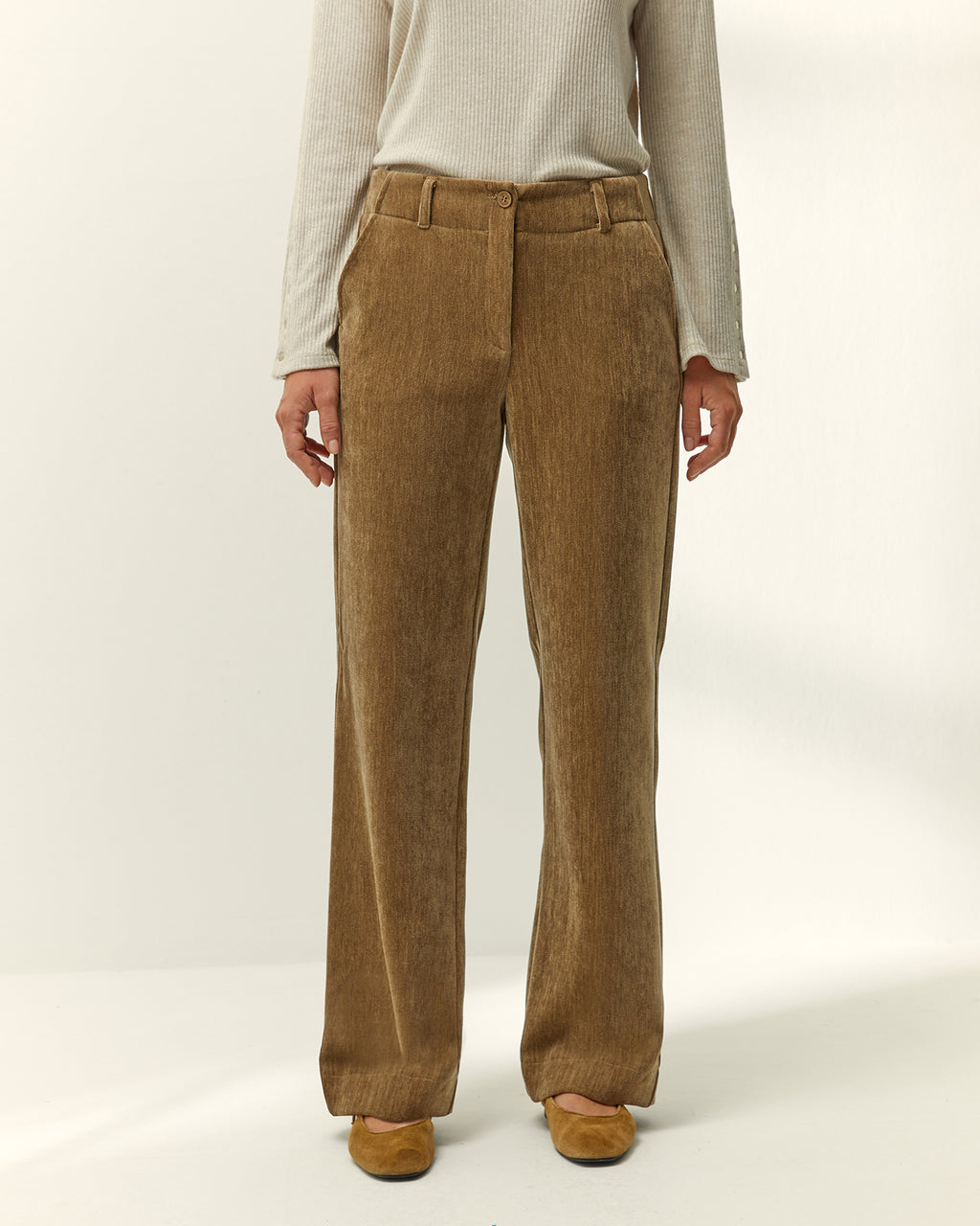 Pantalón recto de mujer efecto ante