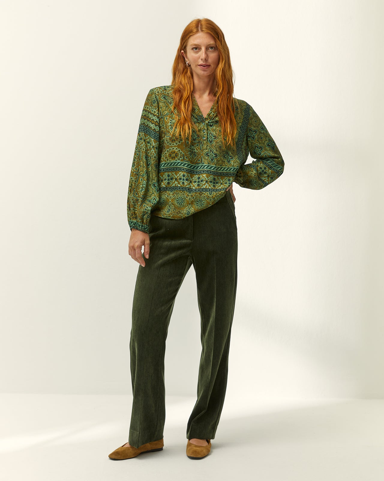 Pantalón recto de mujer efecto ante