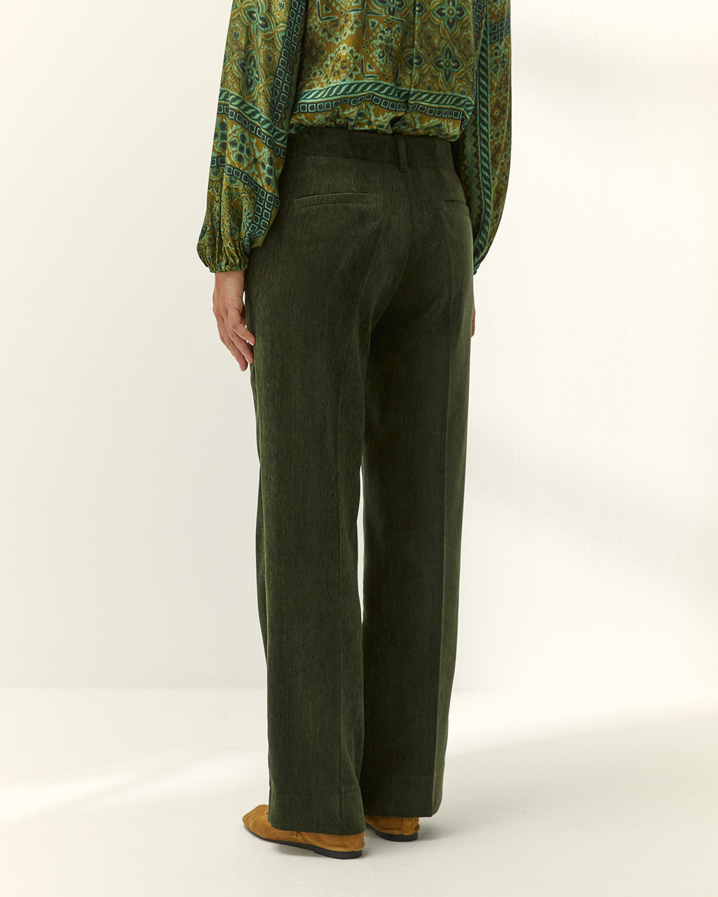 Pantalón recto de mujer efecto ante