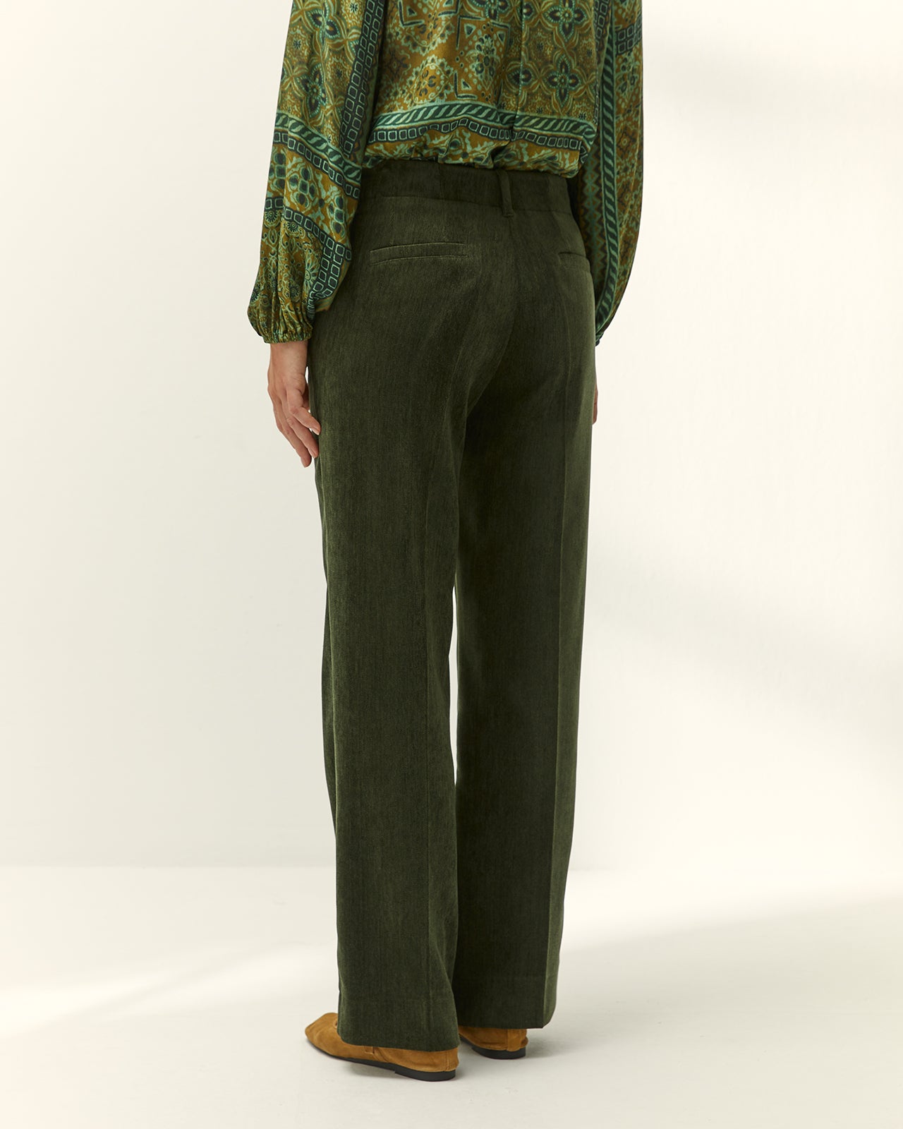 Pantalón recto de mujer efecto ante