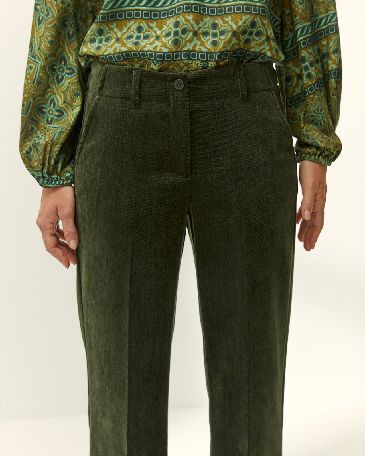 Pantalón recto de mujer efecto ante