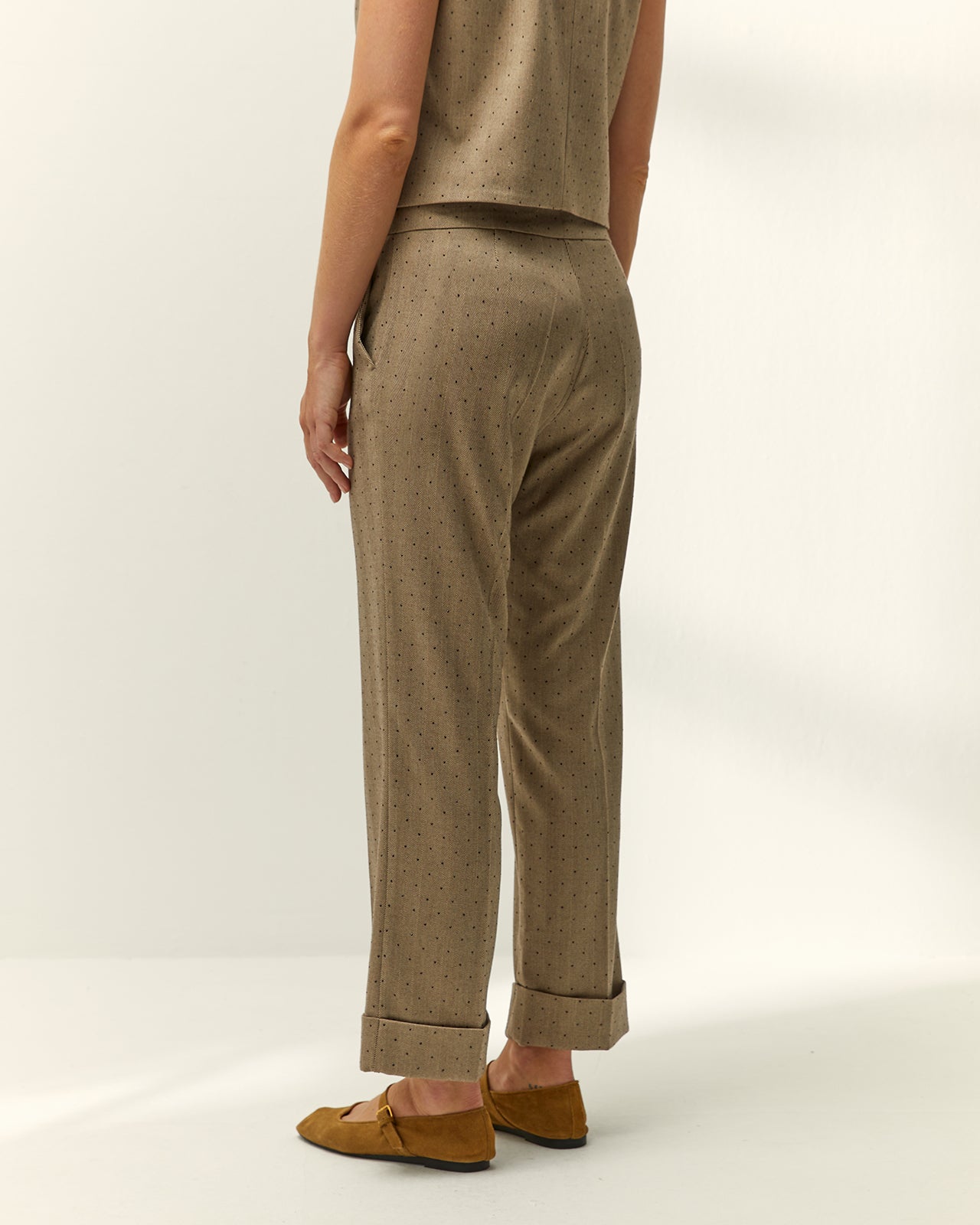 Pantalón tobillero de mujer tejido con strass