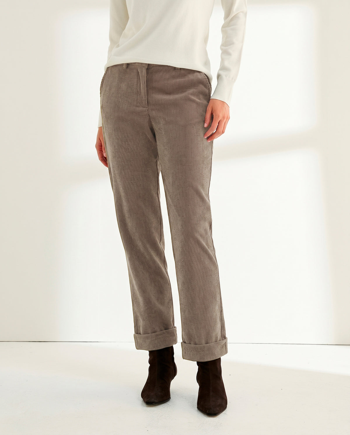 Pantalón tobillero de mujer pana cintura elástica