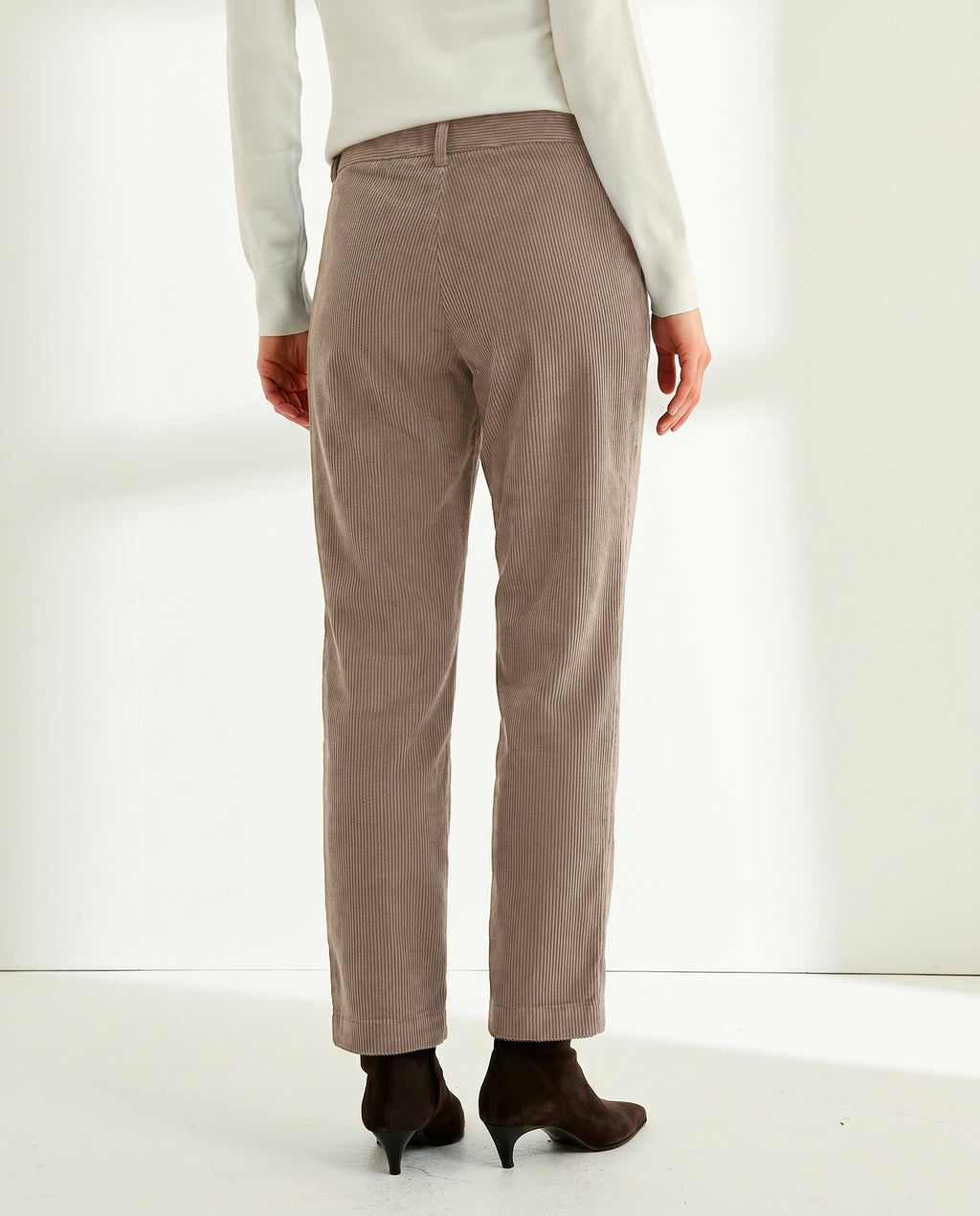 Pantalón tobillero de mujer pana cintura elástica