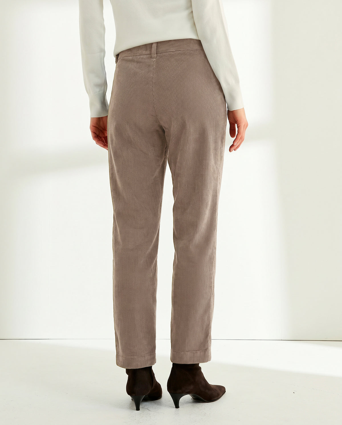 Pantalón tobillero de mujer pana cintura elástica