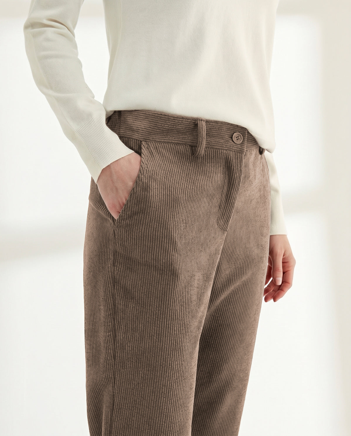 Pantalón tobillero de mujer pana cintura elástica