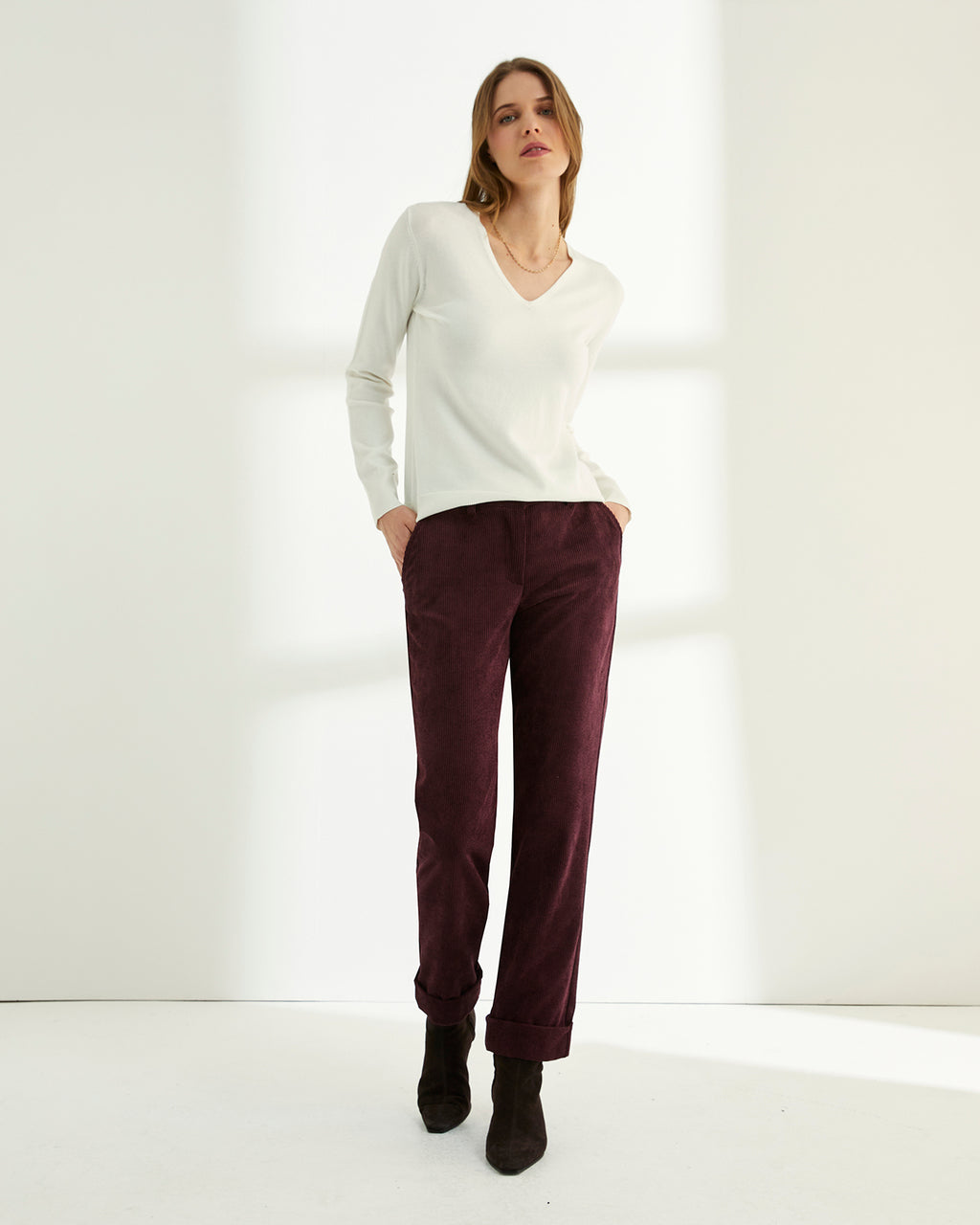 Pantalón tobillero de mujer pana cintura elástica