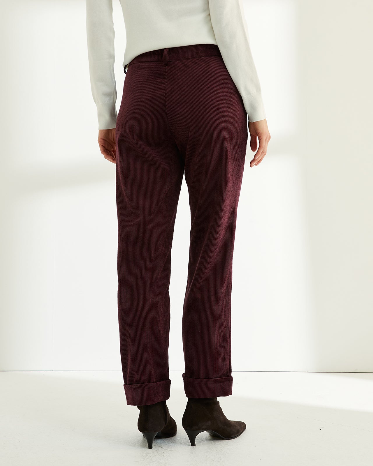 Pantalón tobillero de mujer pana cintura elástica