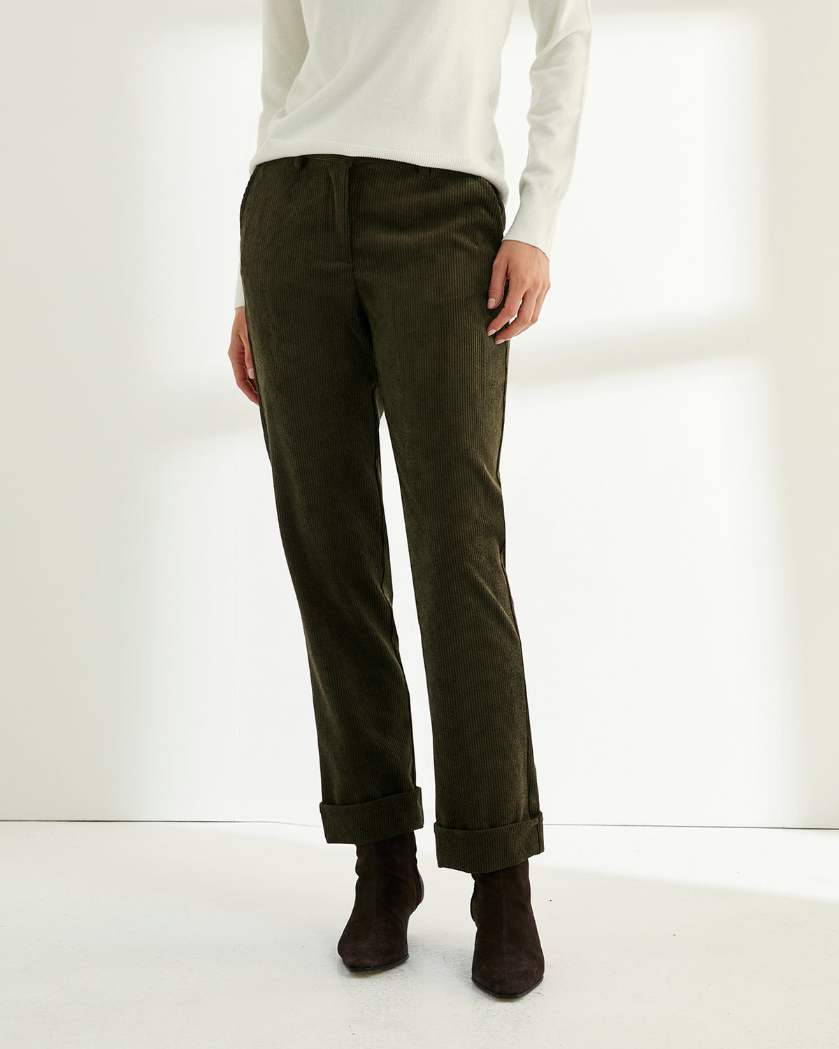 Pantalón tobillero de mujer pana cintura elástica