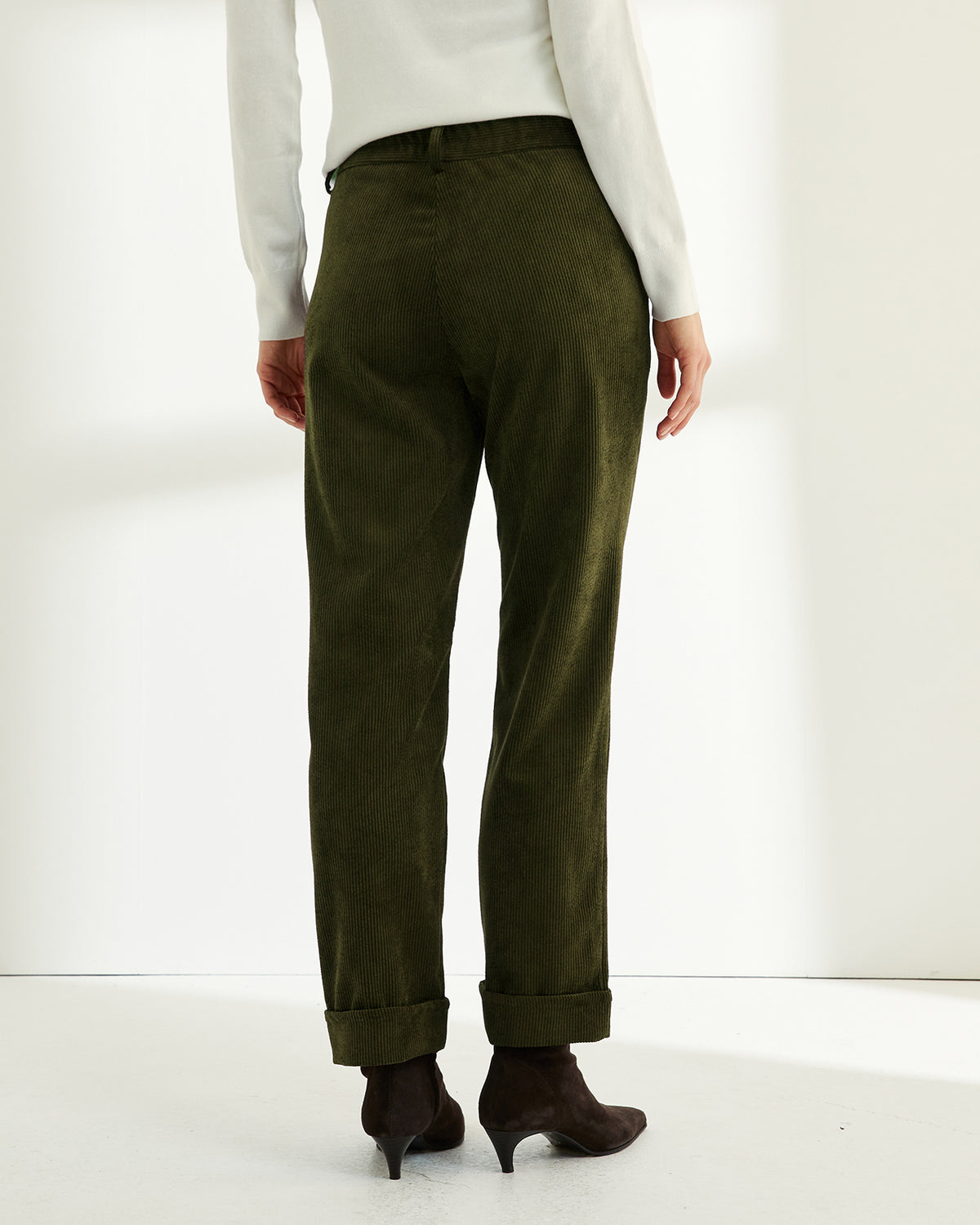 Pantalón tobillero de mujer pana cintura elástica