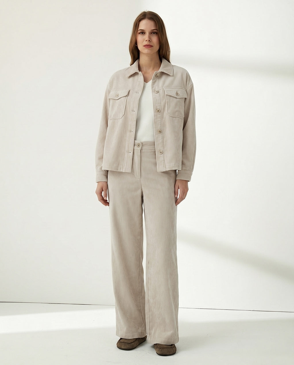Pantalón recto de mujer de pana