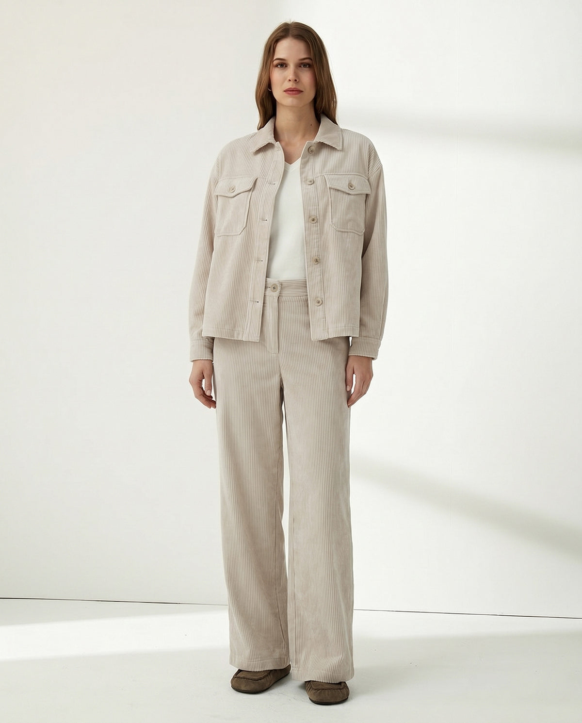 Pantalón recto de mujer de pana