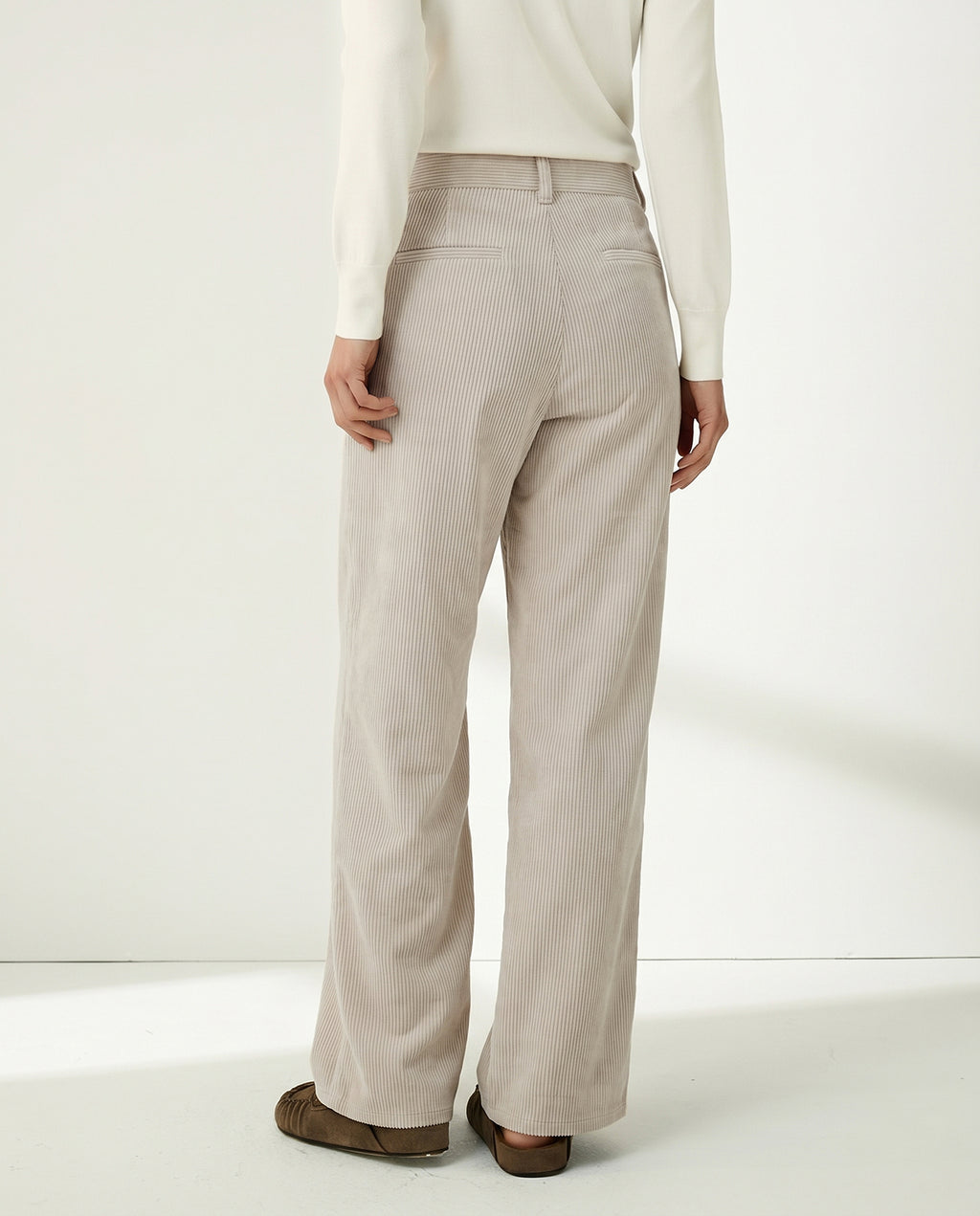 Pantalón recto de mujer de pana