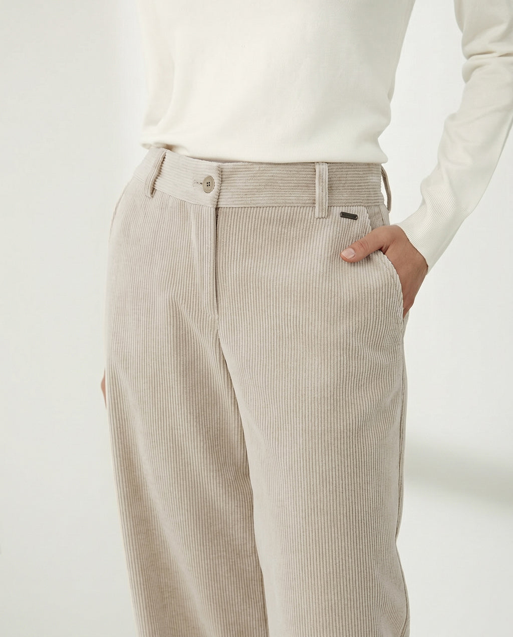 Pantalón recto de mujer de pana