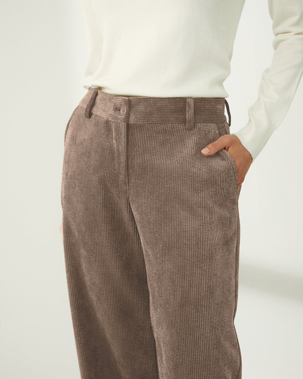 Pantalón recto de mujer de pana