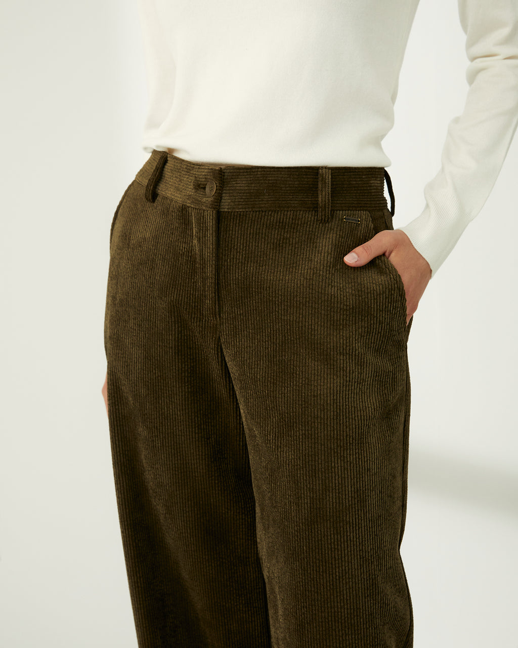 Pantalón recto de mujer de pana