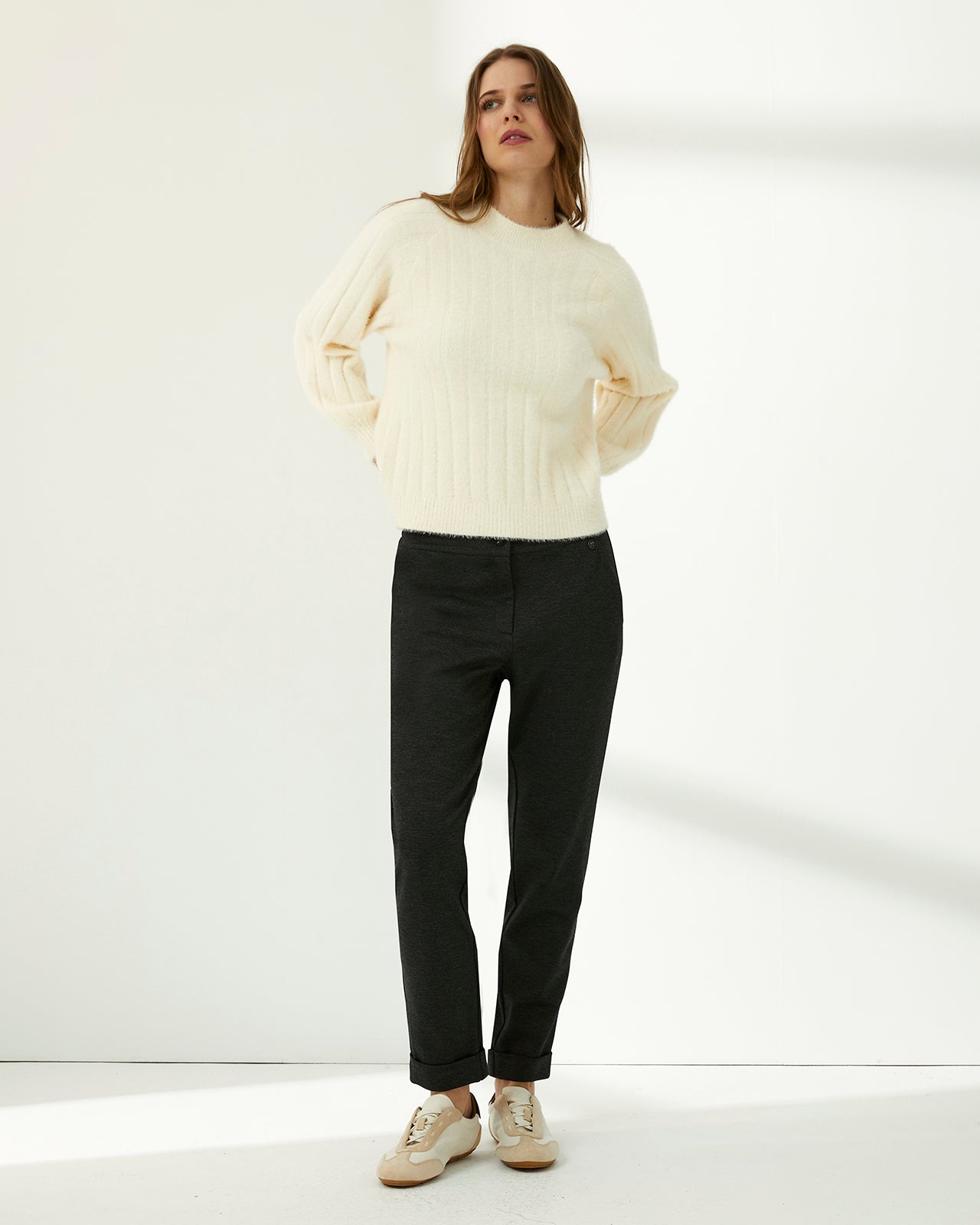 Pantalón tobillero de mujer punto liso cintura elástica