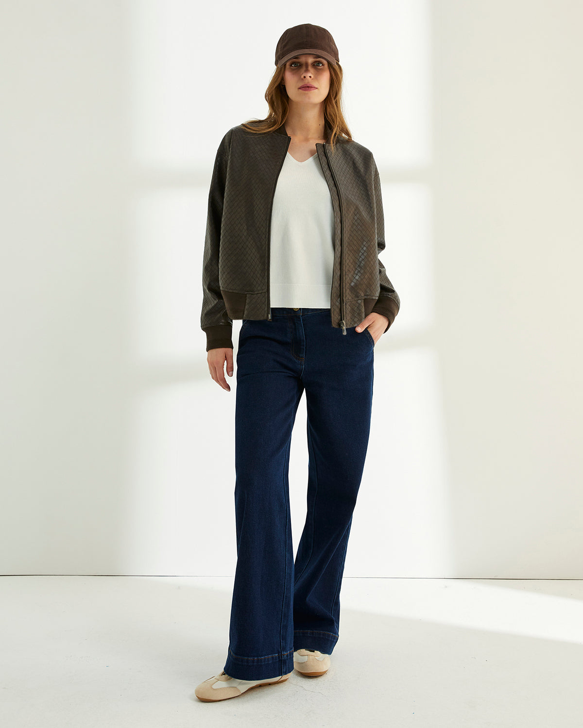 Chaqueta de mujer tipo bomber ecopiel