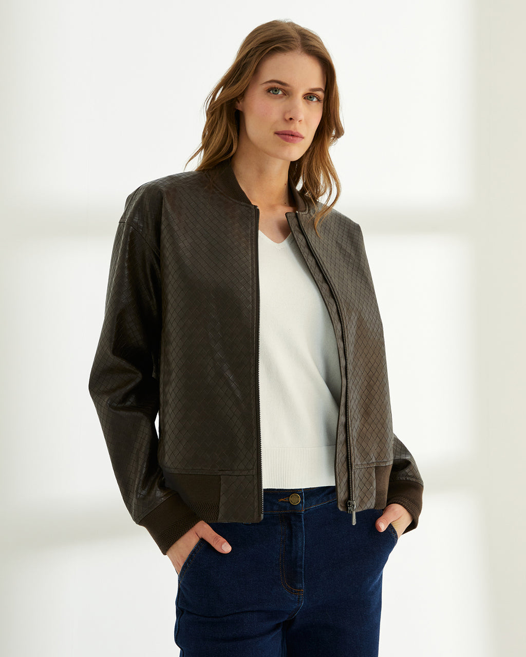 Chaqueta de mujer tipo bomber ecopiel