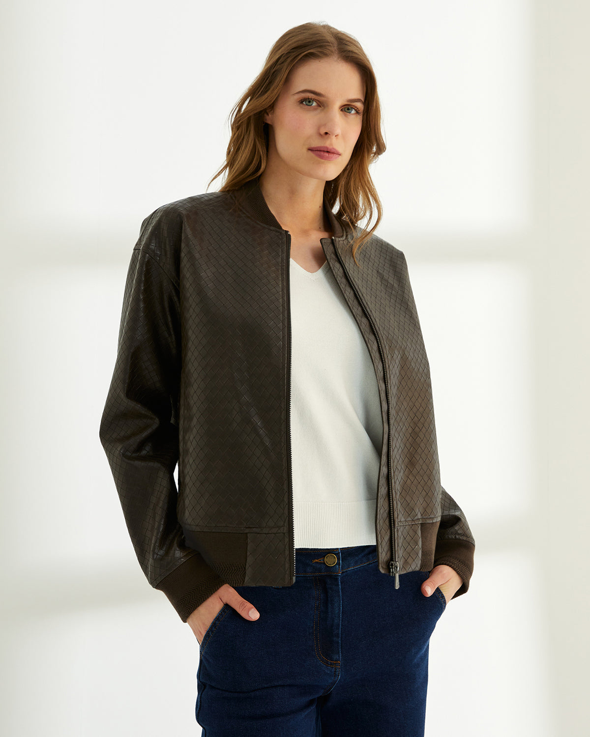 Chaqueta de mujer tipo bomber ecopiel