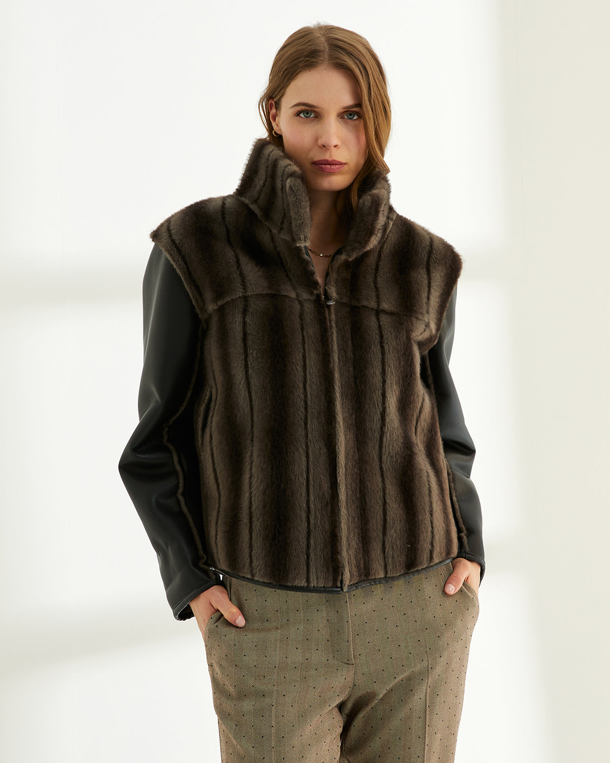 Chaqueta de mujer REVERSIBLE ecopiel y pelo sintético