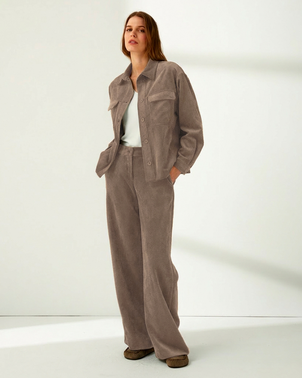 Chaqueta de mujer en pana tipo sobrecamisa