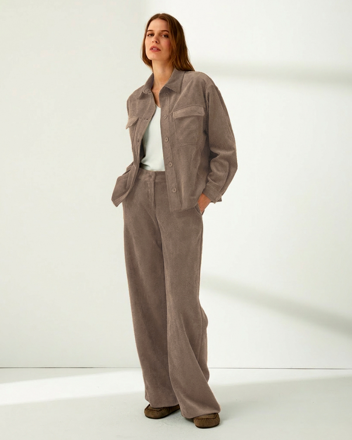 Chaqueta de mujer en pana tipo sobrecamisa