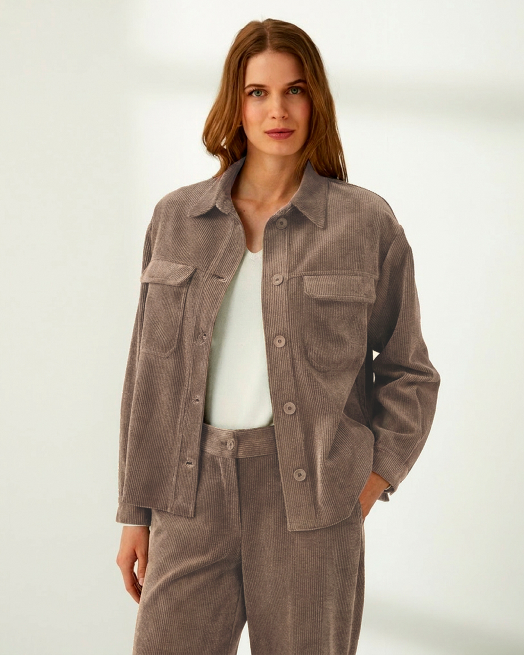 Chaqueta de mujer en pana tipo sobrecamisa