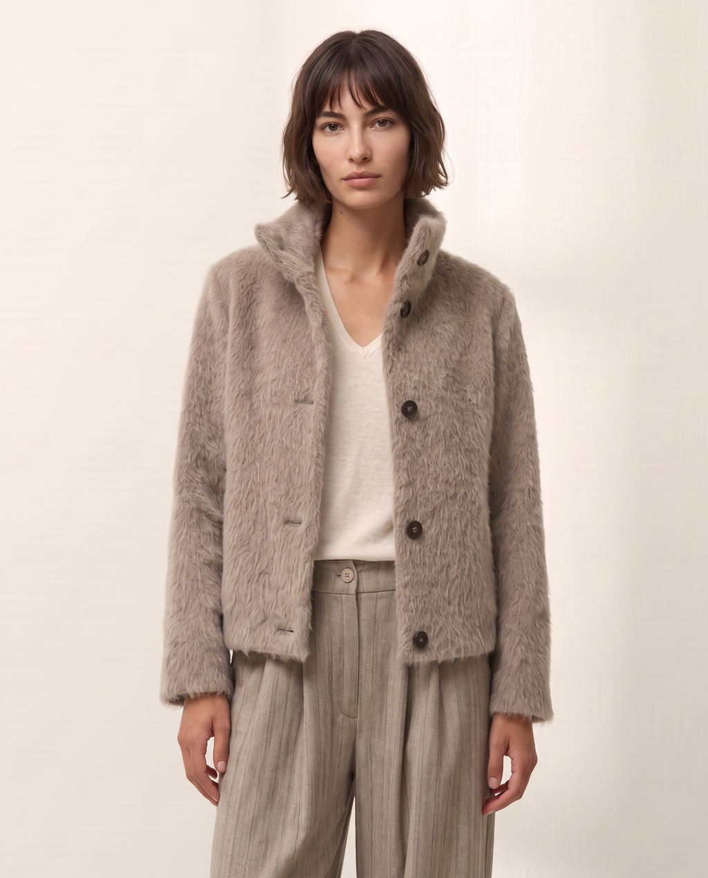 Chaqueta corta de mujer pelo sintético