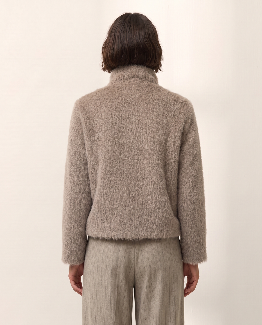 Chaqueta corta de mujer pelo sintético
