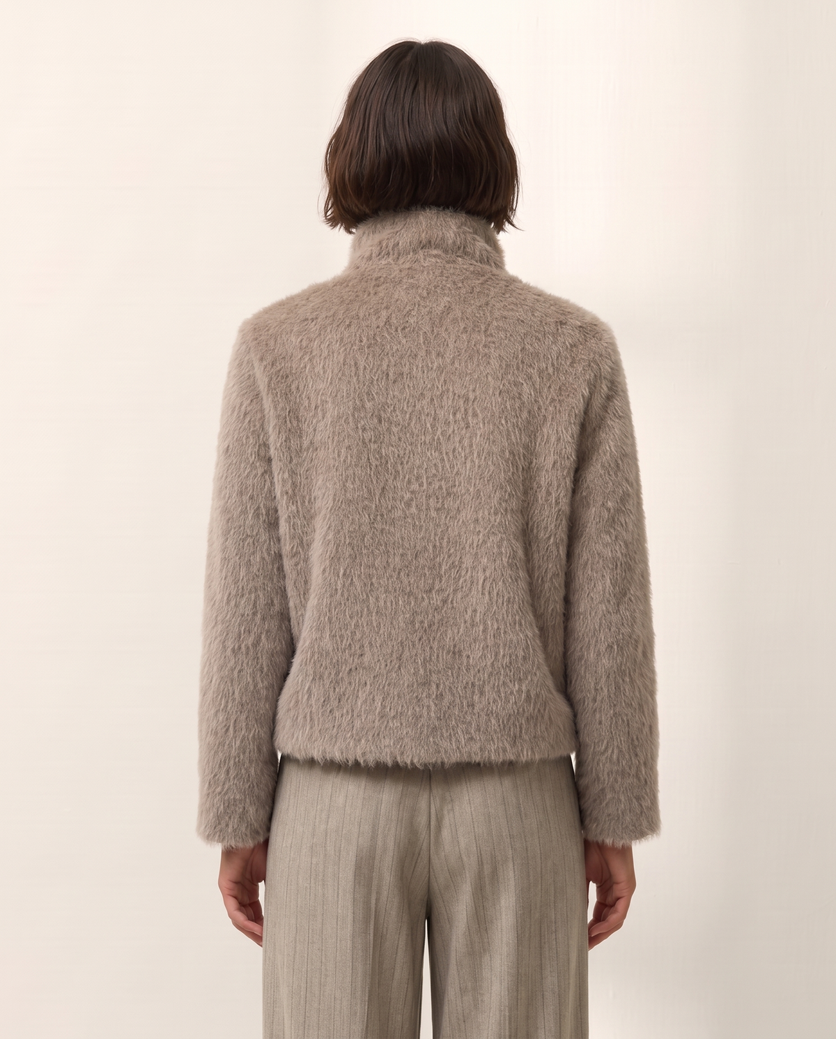 Chaqueta corta de mujer pelo sintético
