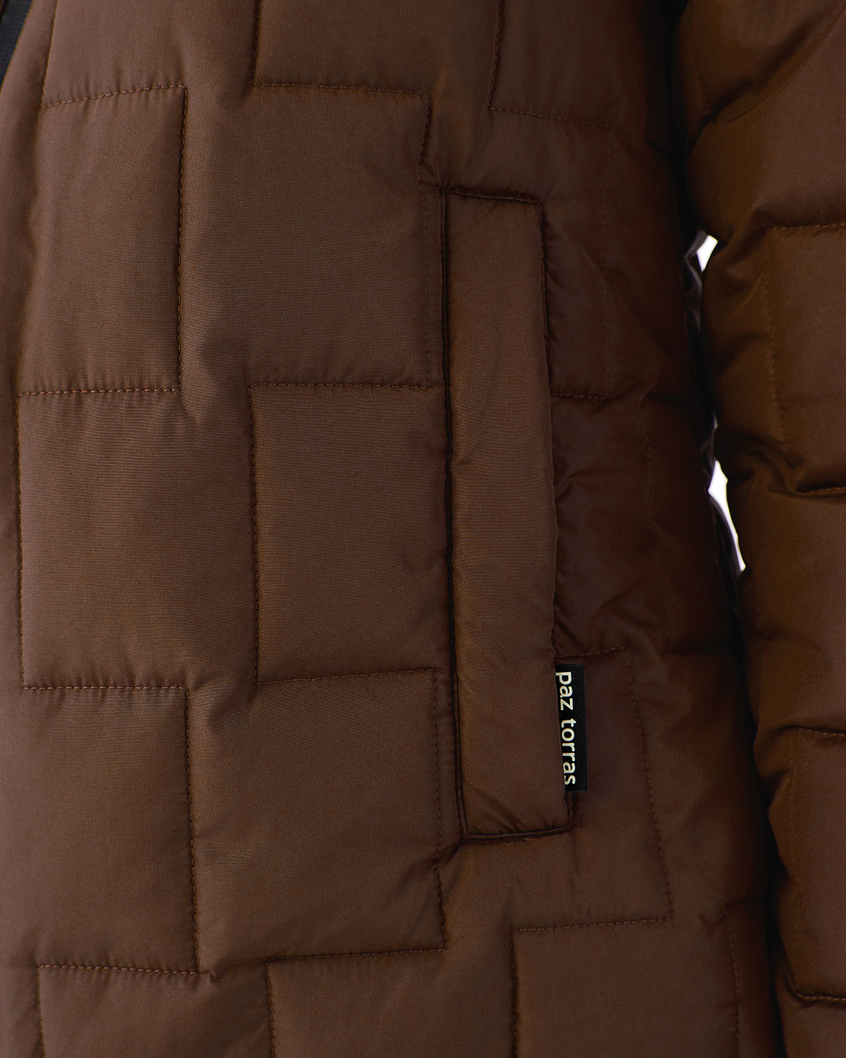 Parka corta de mujer acolchada cuello alzado