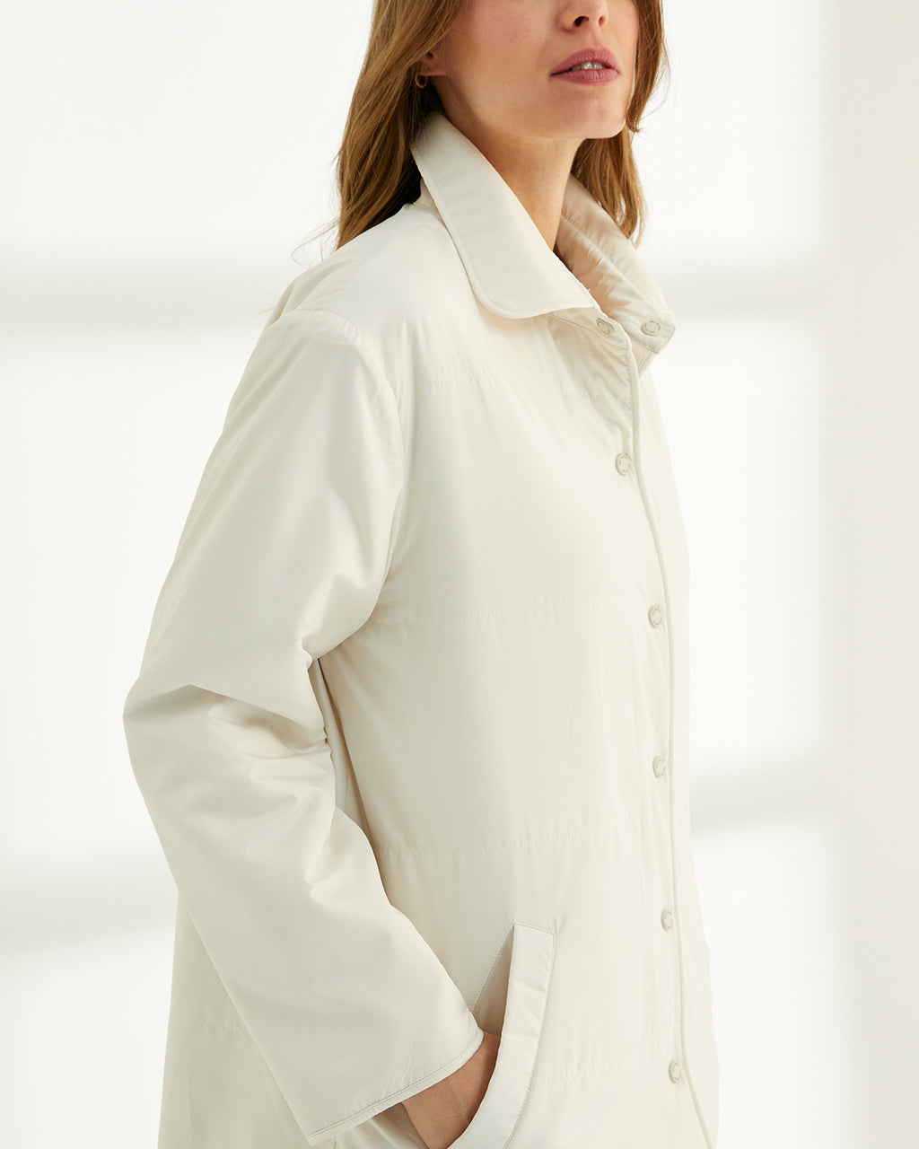 Abrigo de mujer reversible tipo sobrecamisa