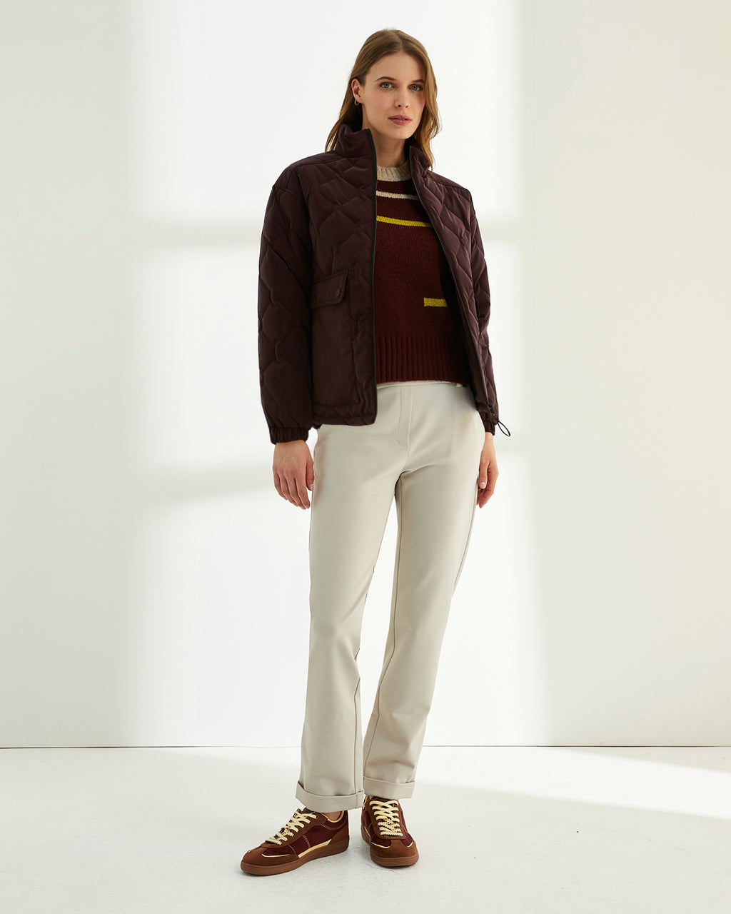 Parka corta de mujer acolchada
