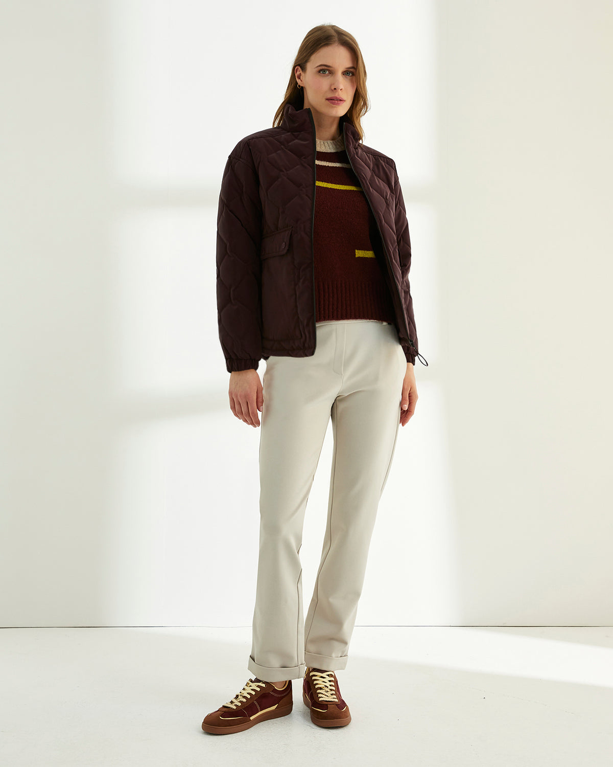 Parka corta de mujer acolchada