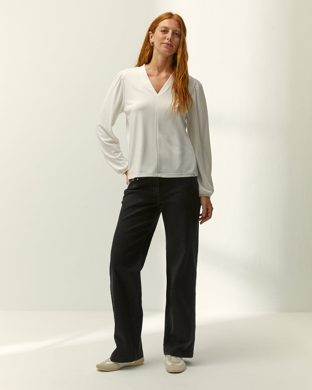 Camiseta de mujer cuello pico manga larga