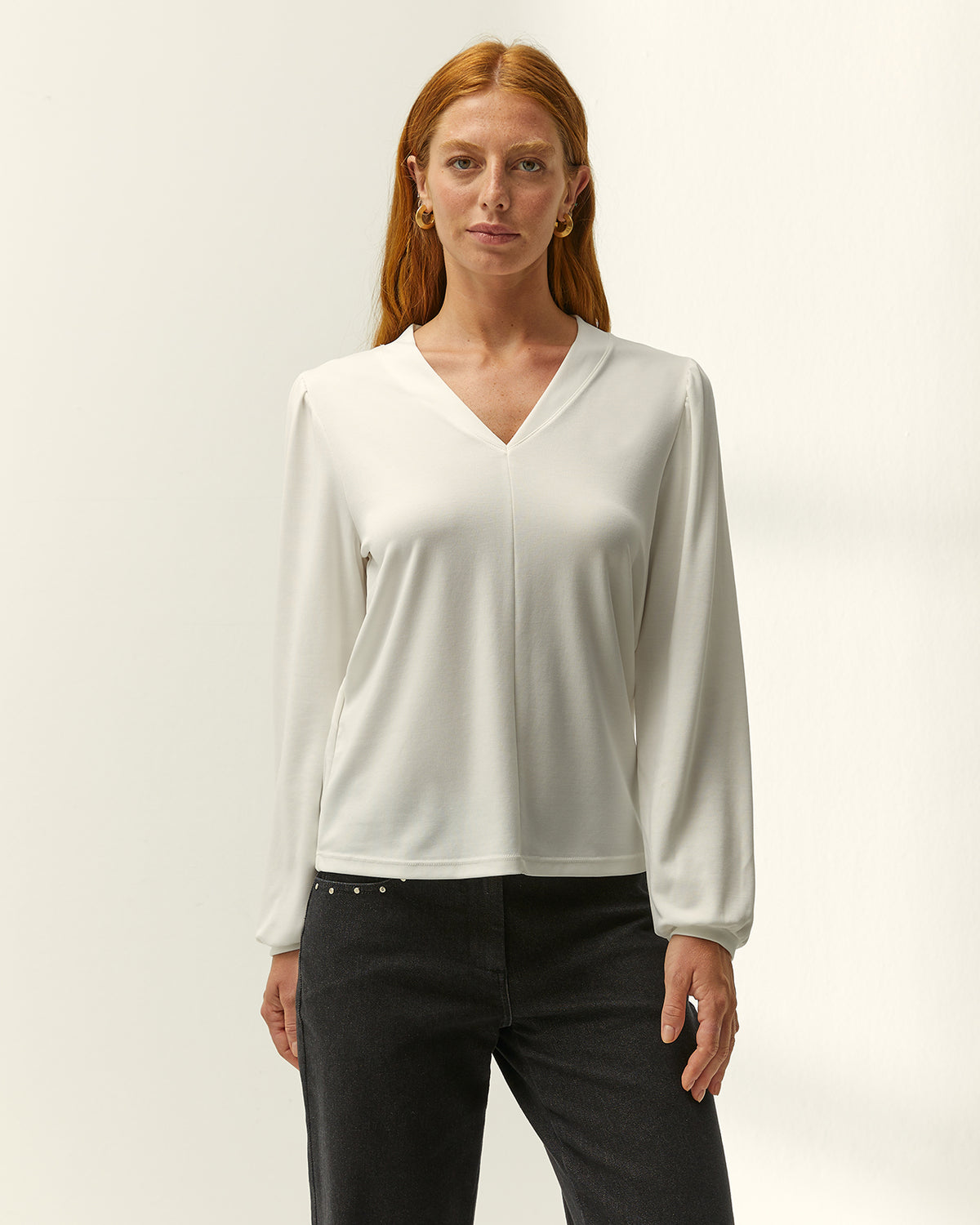 Camiseta de mujer cuello pico manga larga