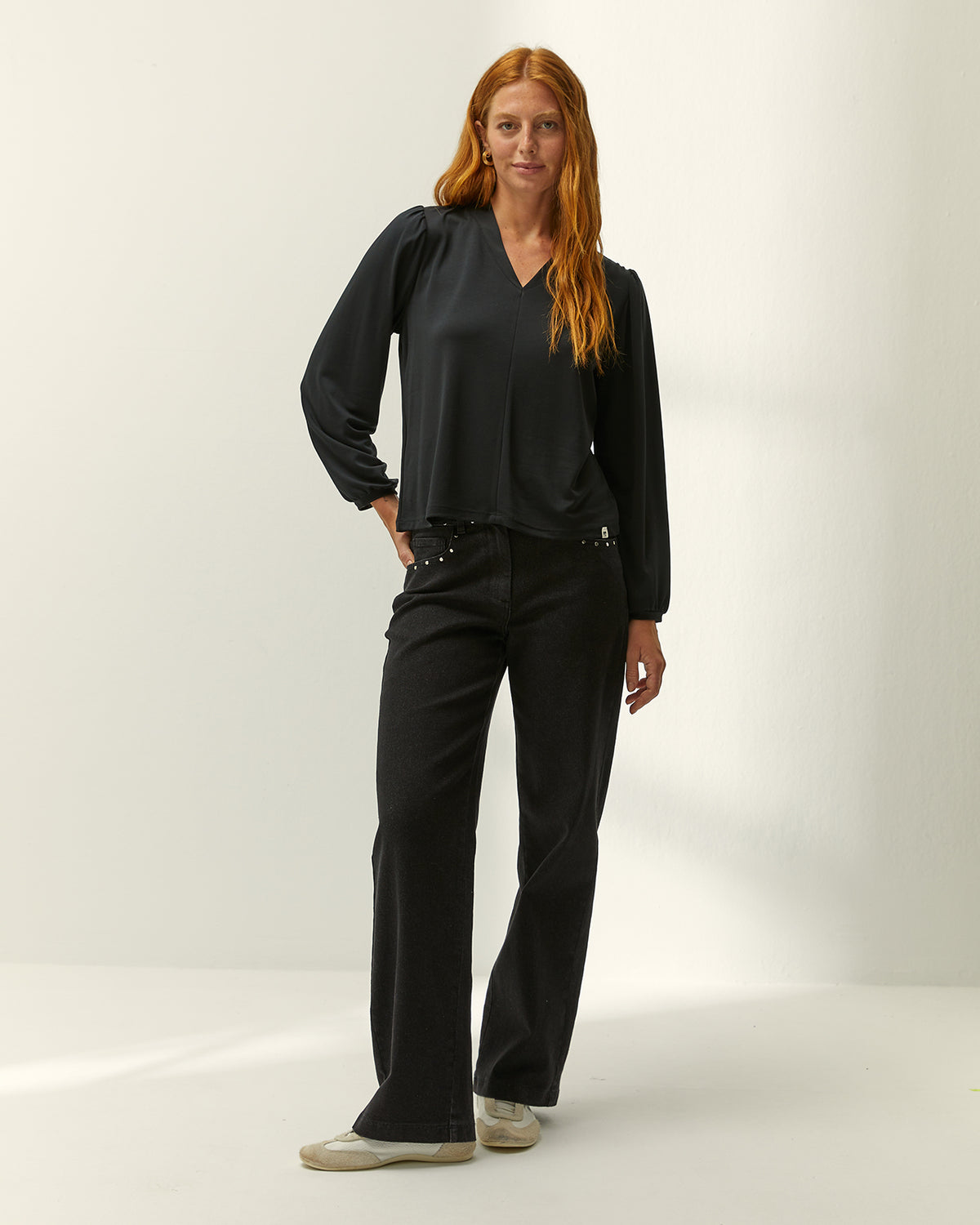 Camiseta de mujer cuello pico manga larga