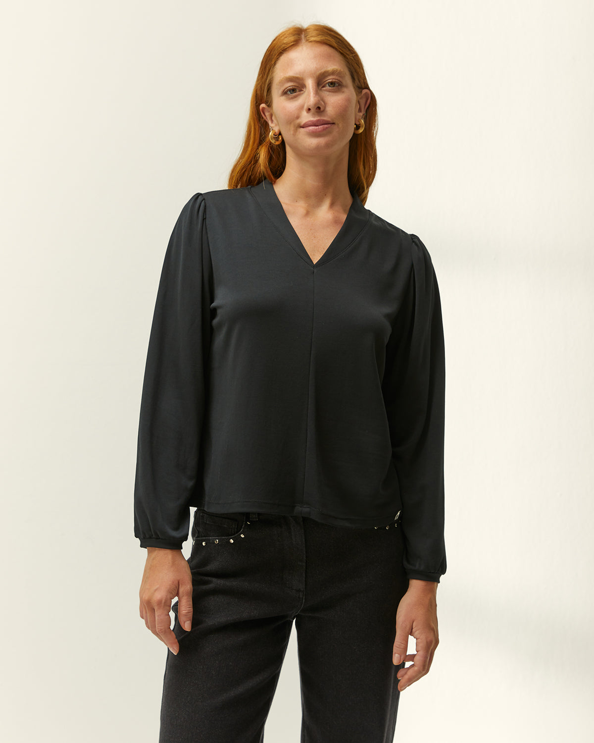 Camiseta de mujer cuello pico manga larga
